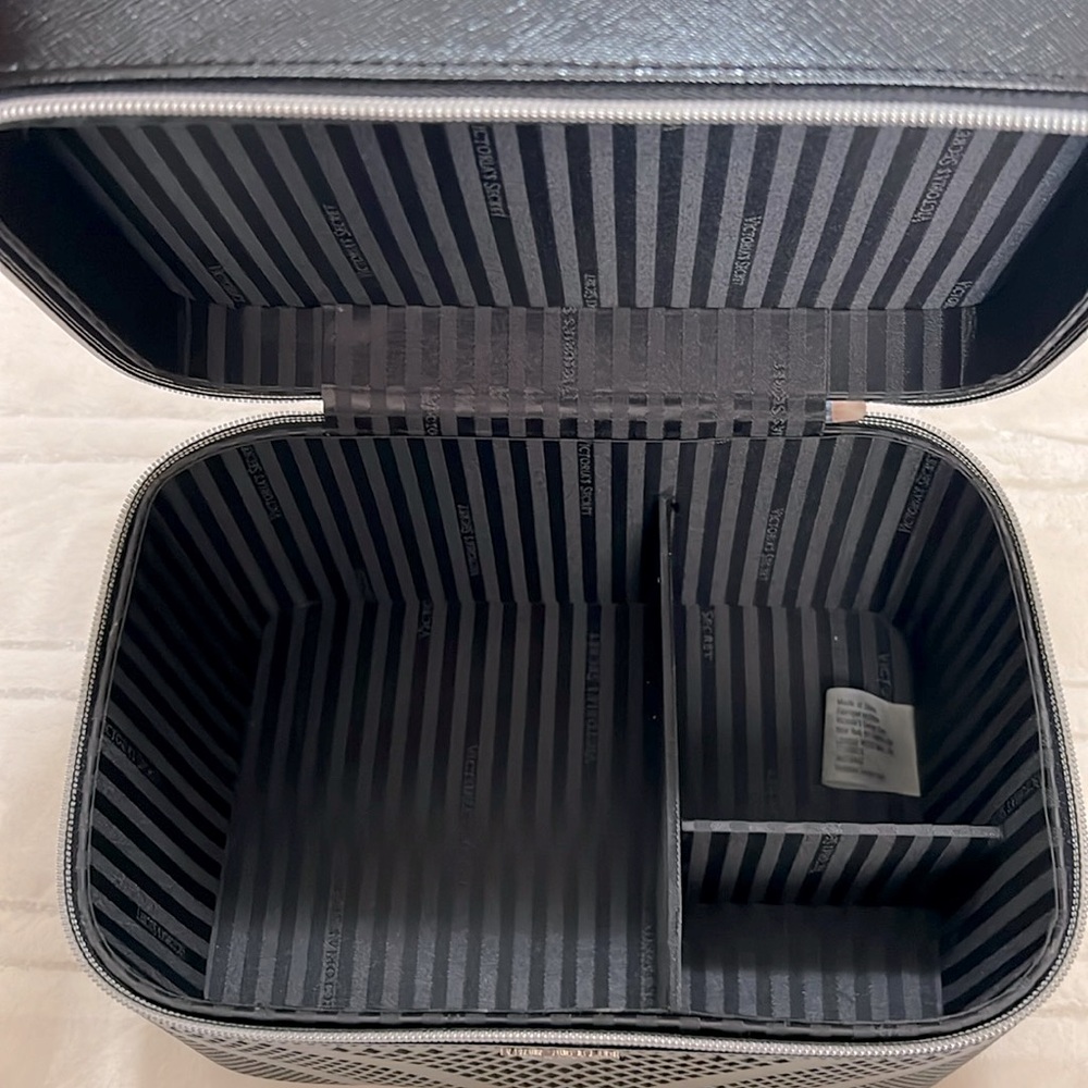 Victoria’s Secret Weekender Travel Case Makeup Storage Organizer Black Rose Gold - Picture 6 of 7